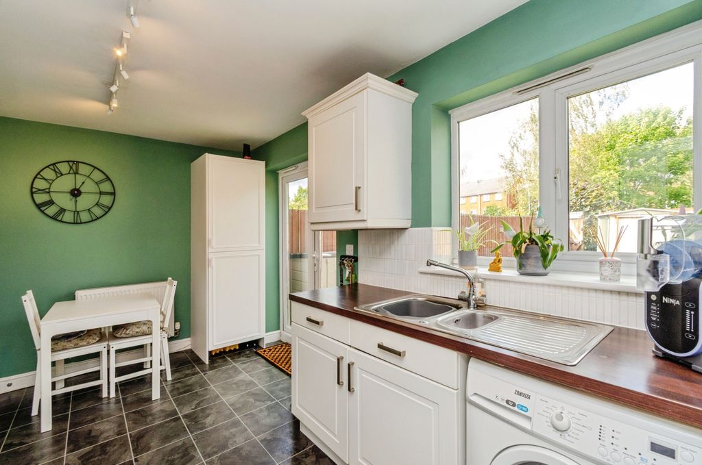 Property photo 2 of 18 Kitchen/Diner