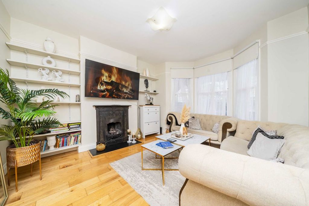 Property photo 2 of 9