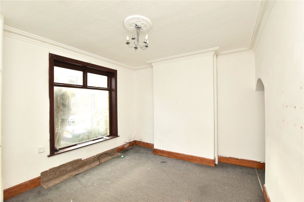 Property photo 2 of 11 Living Room