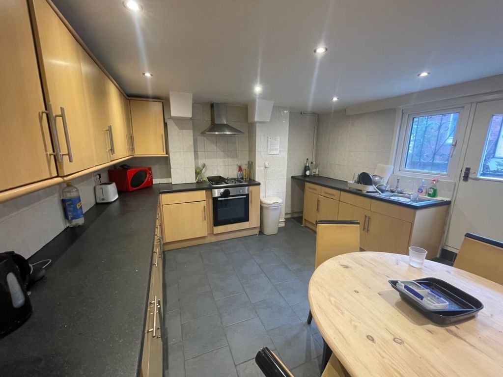 Property photo 2 of 11 Picture No. 05