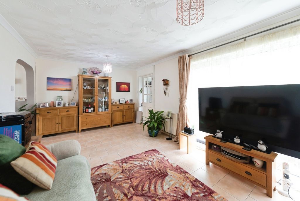 Property photo 2 of 20 Pbox-Img.Jpg