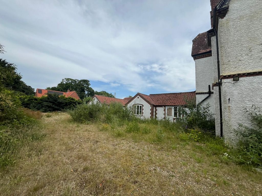 Property photo 3 of 5