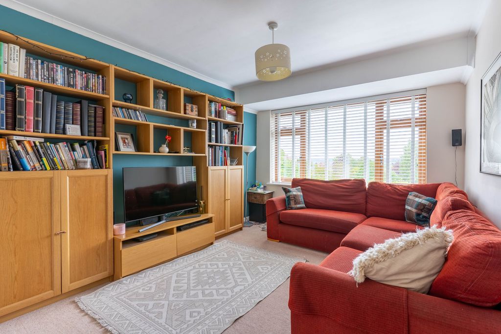 Property photo 3 of 23