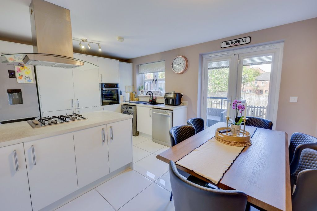Property photo 3 of 19 Picture No. 05
