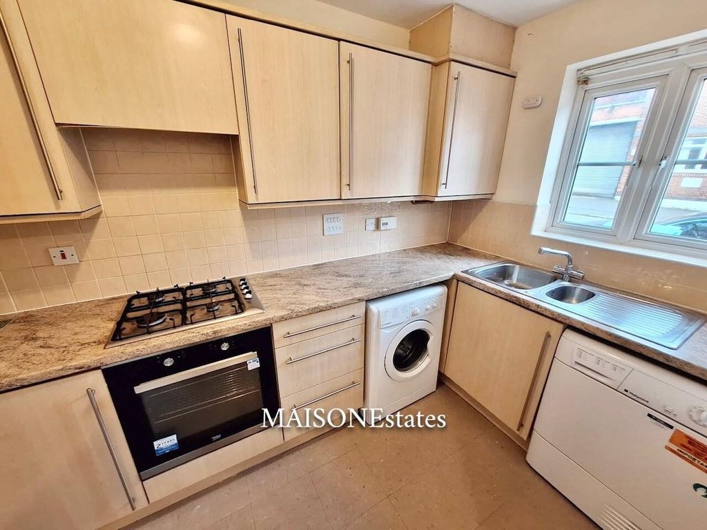 Property photo 3 of 11 Kitchen.Jpg