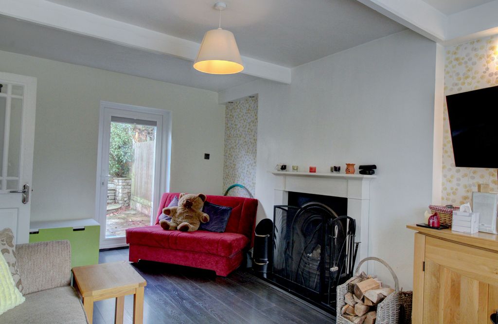 Property photo 2 of 18 Living Room