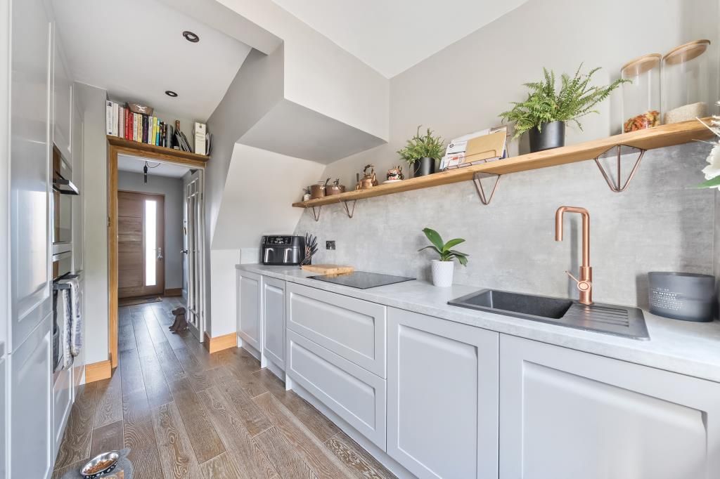 Property photo 3 of 22 Kitchen