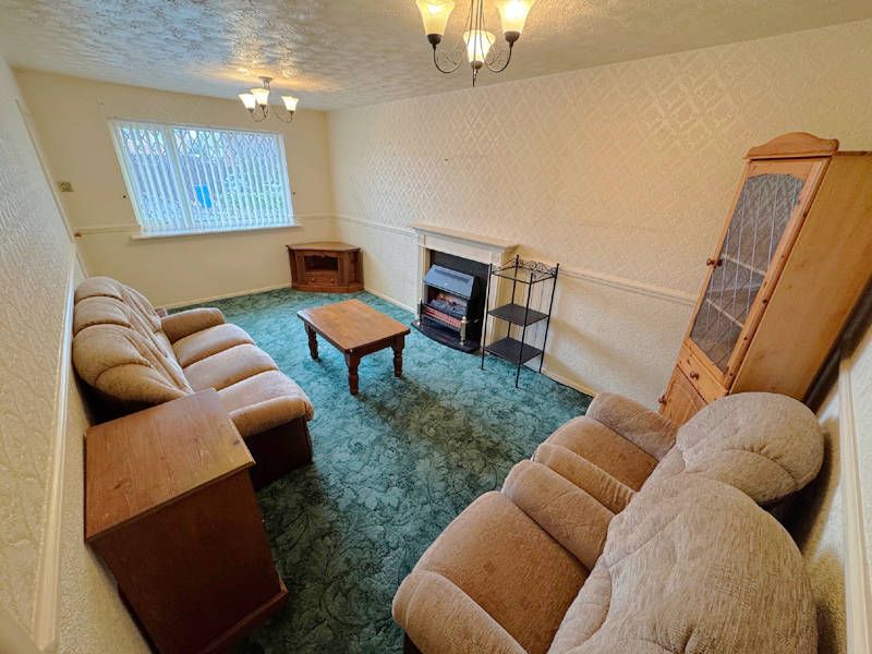 Property photo 2 of 22 Lounge