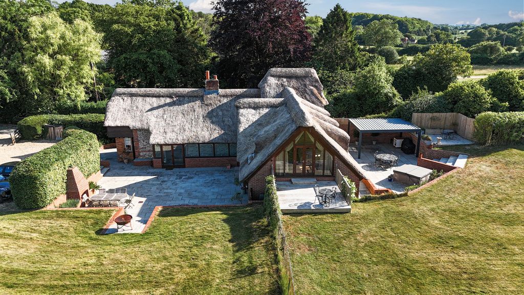 Property photo 2 of 19