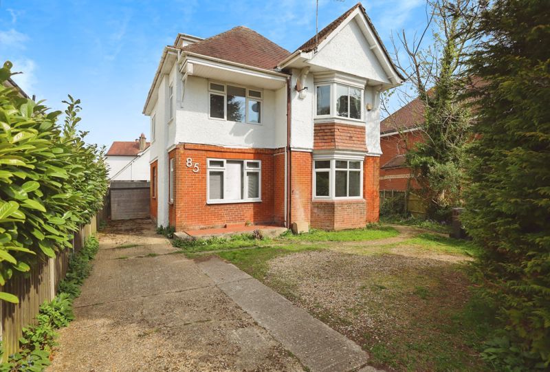 Property photo 1 of 16 Photo 9