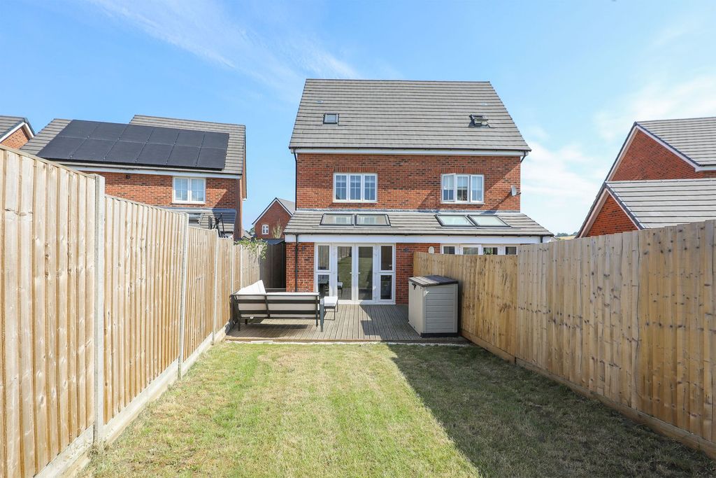 Property photo 3 of 29