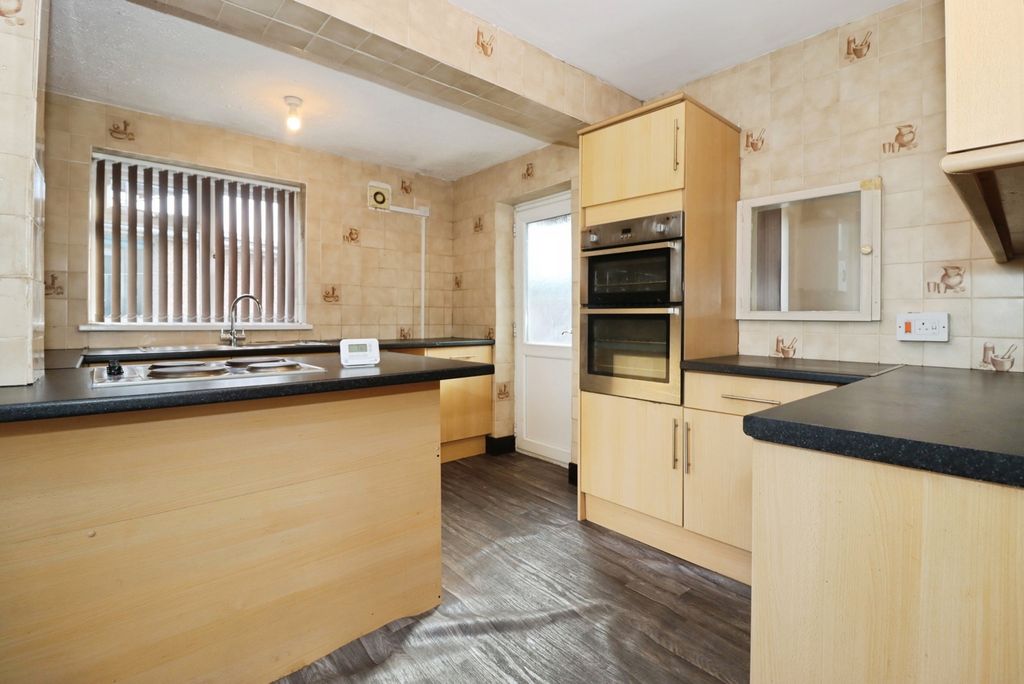 Property photo 3 of 12 Pbox-Img.Jpg