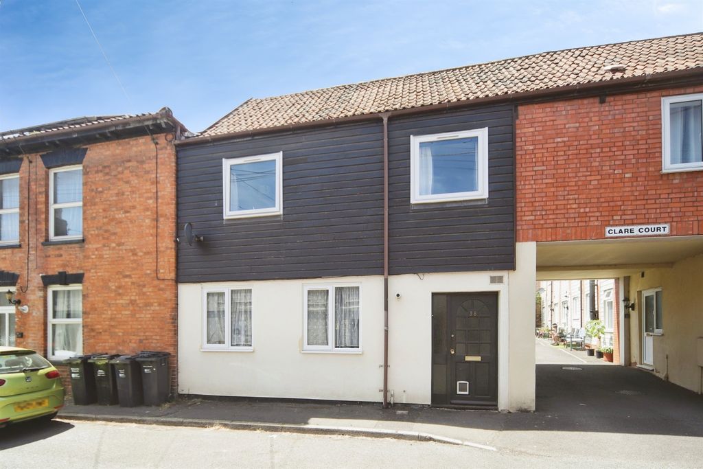 Property photo 1 of 11