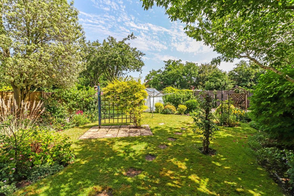 Property photo 2 of 14 Garden