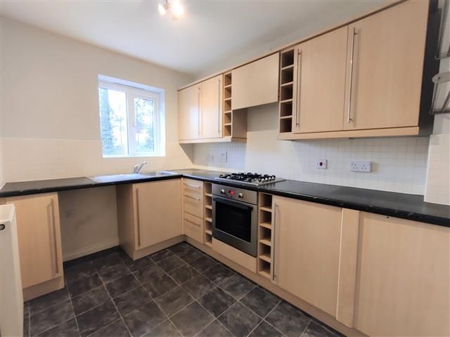 Property photo 2 of 11 Kitchen