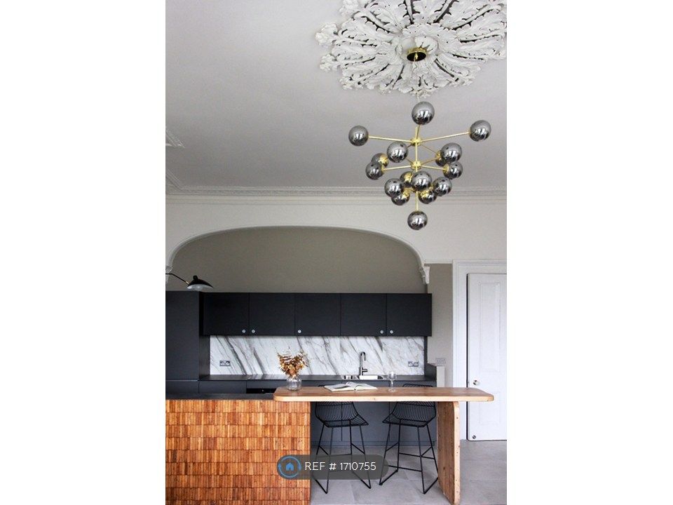 Property photo 3 of 10 Kitchen