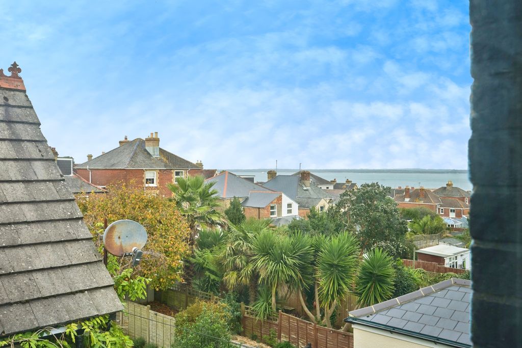 Property photo 2 of 16 Sea Views