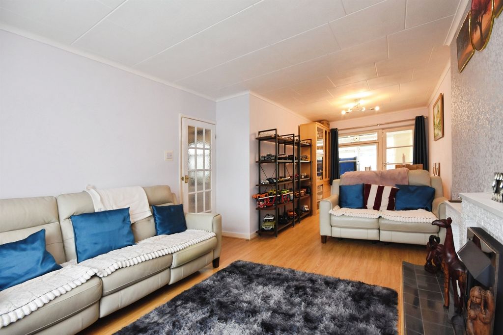 Property photo 3 of 16