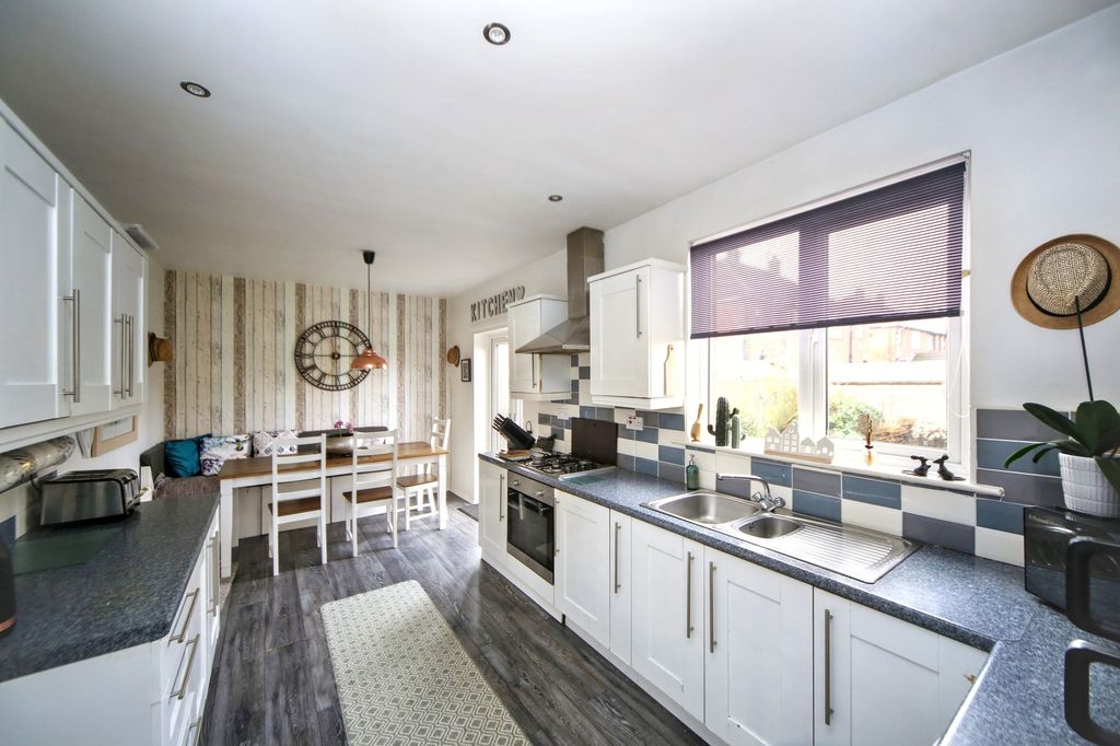 Property photo 3 of 25