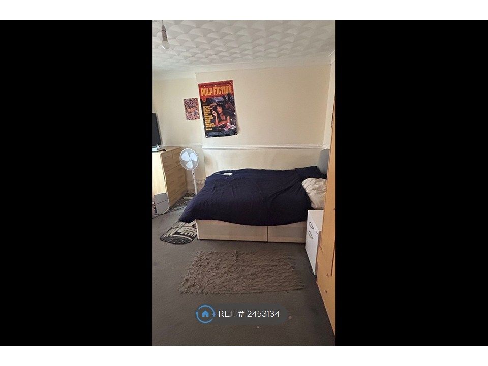 Property photo 1 of 12 Room 1