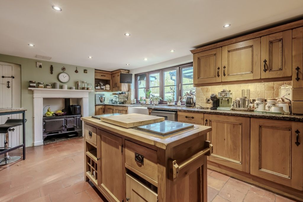 Property photo 3 of 30