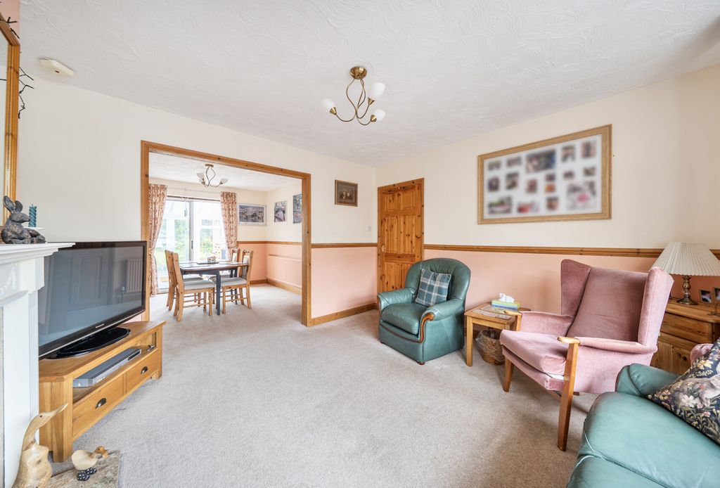 Property photo 3 of 21 1471631-11-6A2150...