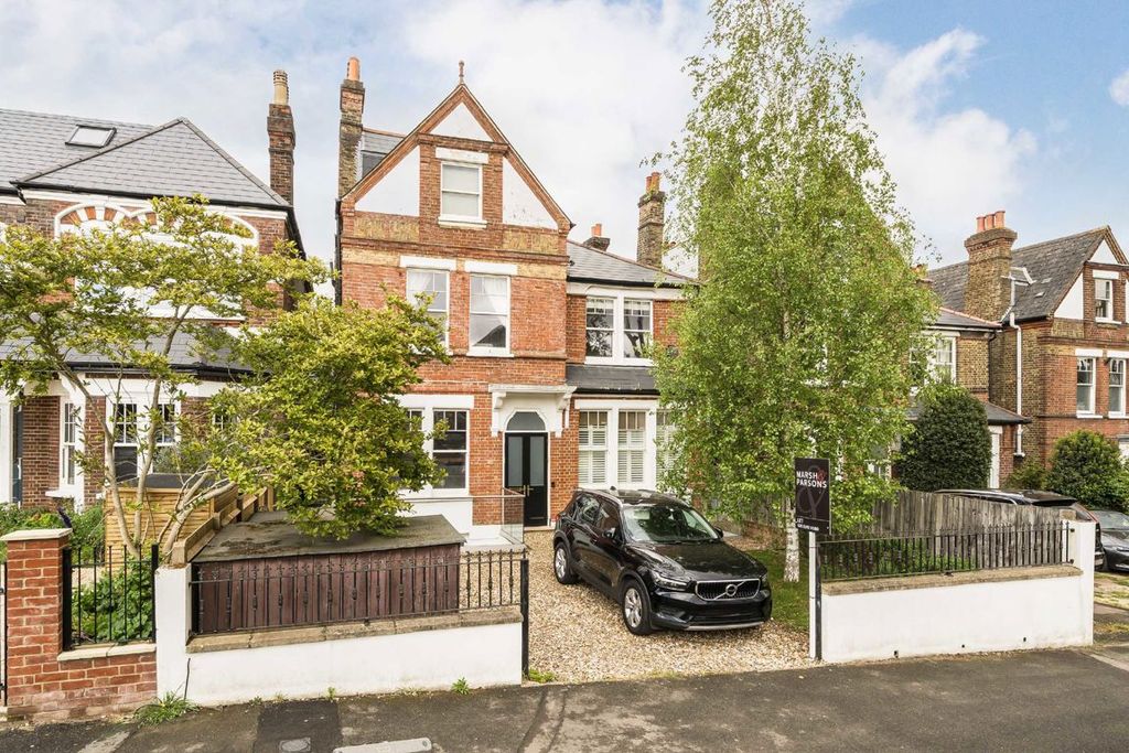 Property photo 1 of 8