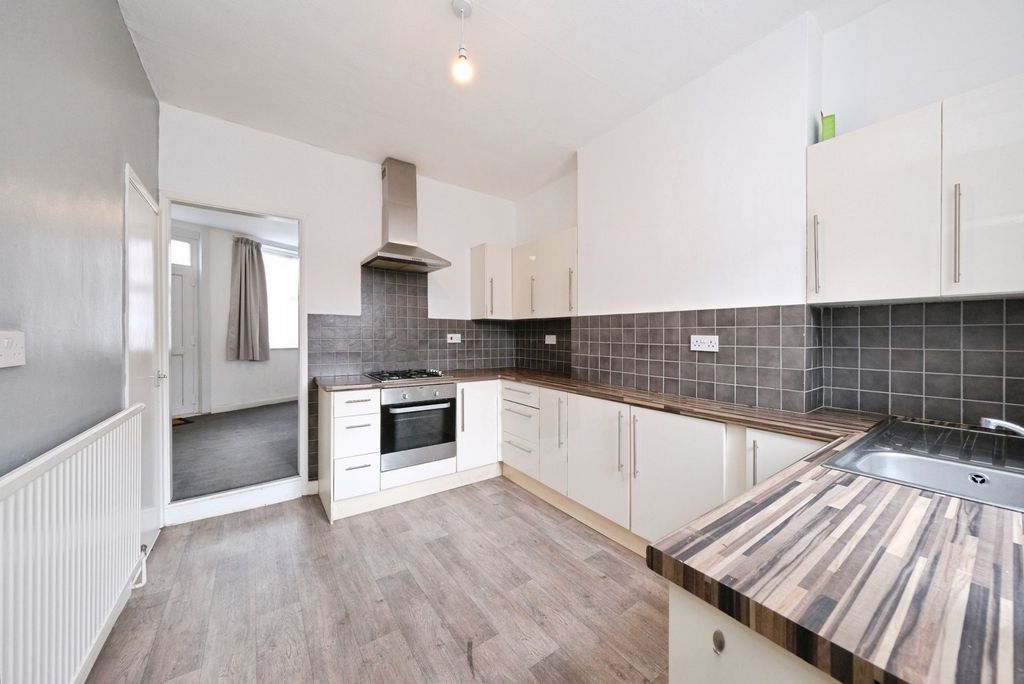 Property photo 2 of 11 Pbox-Img.Jpg