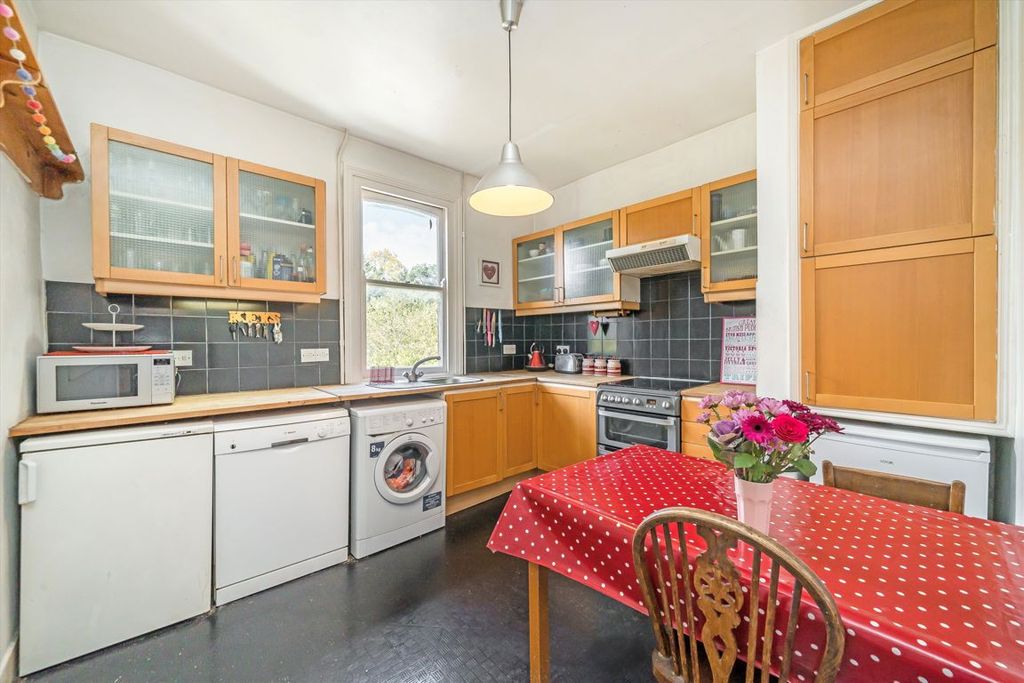 Property photo 3 of 9