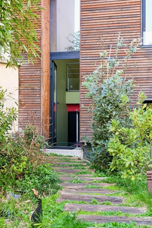 Property photo 1 of 16 Contemporary House In Courbevoie