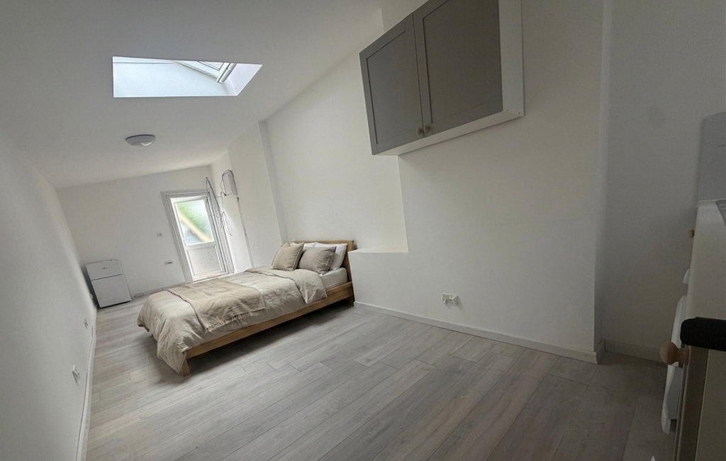 Property photo 1 of 4