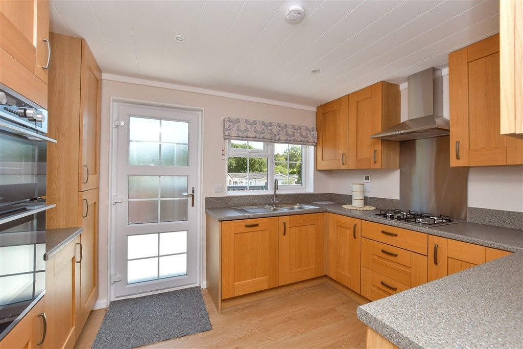 Property photo 2 of 11 Kitchen