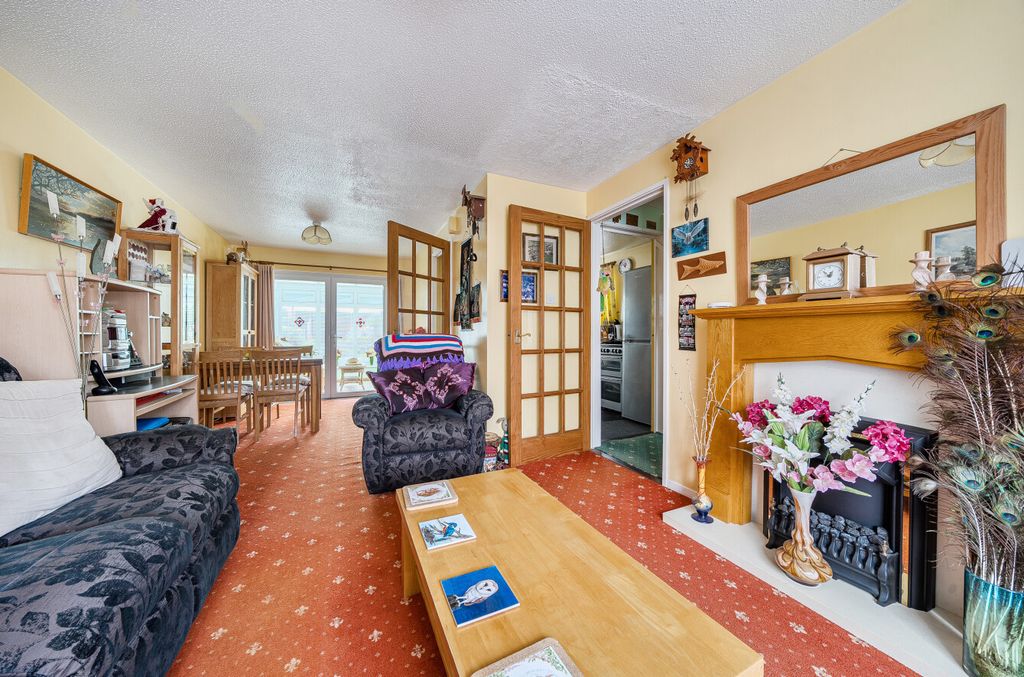 Property photo 2 of 19 1368934-7-68F2606...