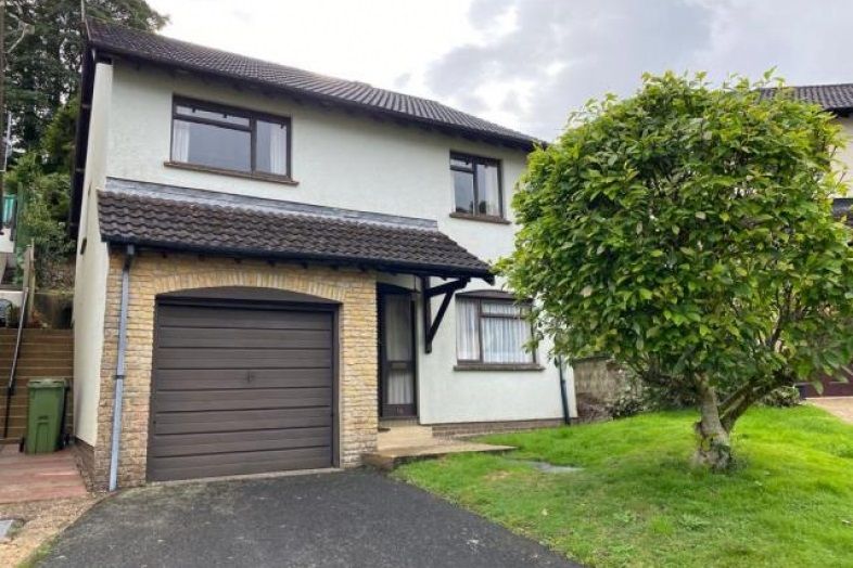 Property photo 1 of 11 Photo 0