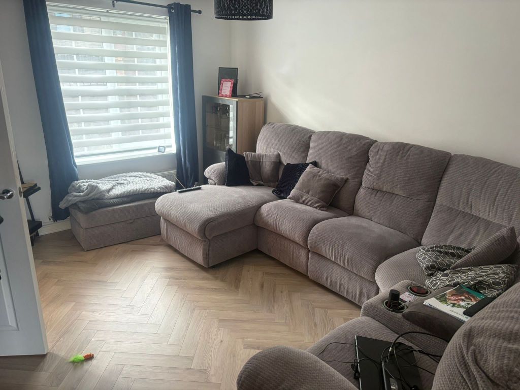 Property photo 2 of 6