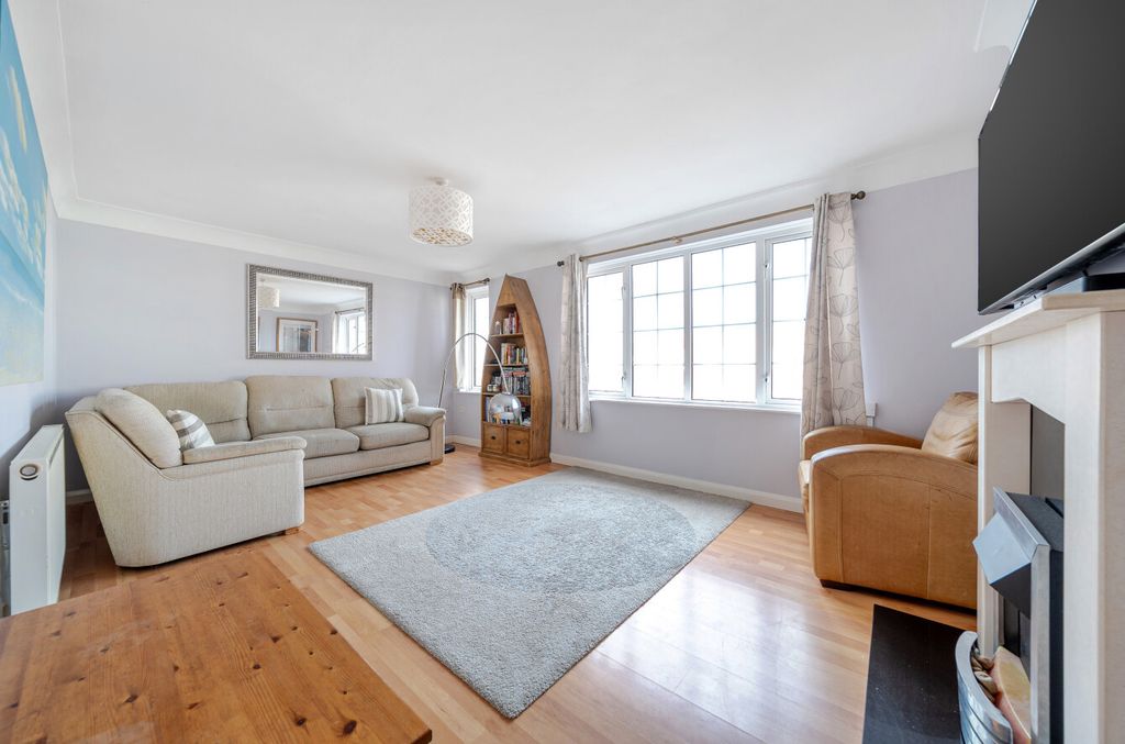 Property photo 2 of 15 1383805-14-693c0B...