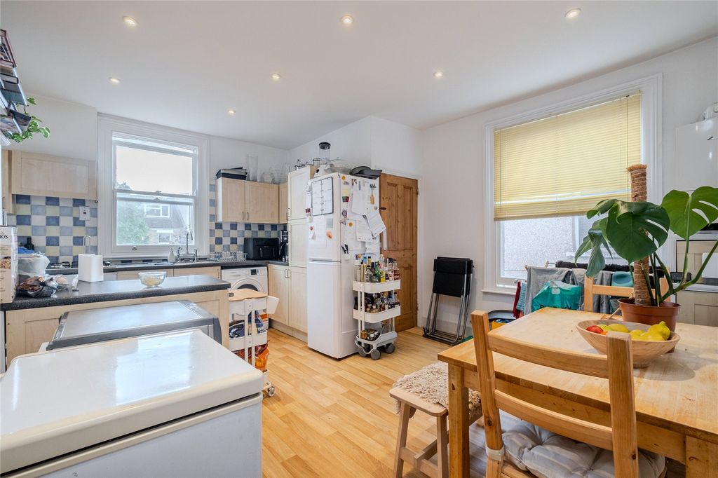 Property photo 3 of 10 Picture No. 27