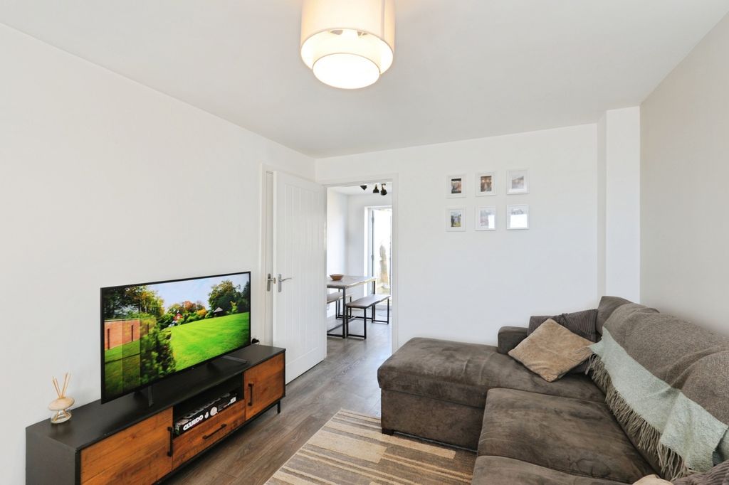 Property photo 3 of 16 Pbox-Img.Jpg