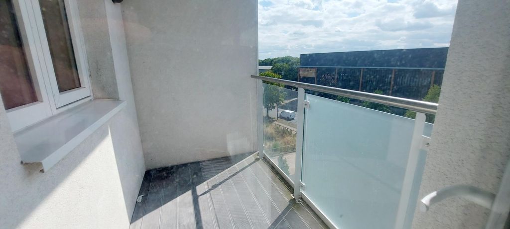 Property photo 3 of 8 Balcony