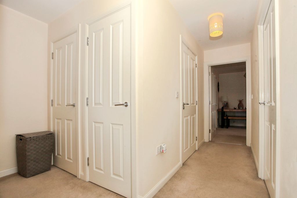 Property photo 3 of 16 Hallway