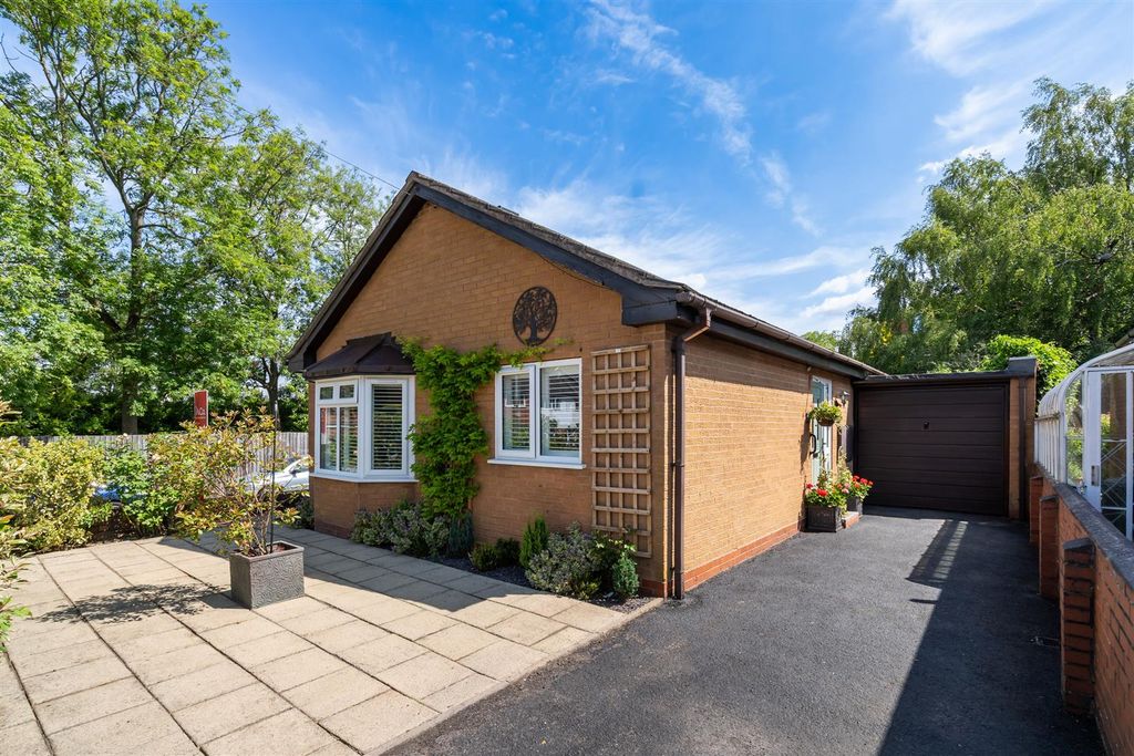 Property photo 3 of 13 1A Marsden Close, Olton_41.Jpg