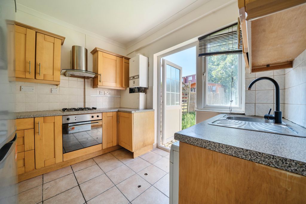 Property photo 3 of 13 Kitchen