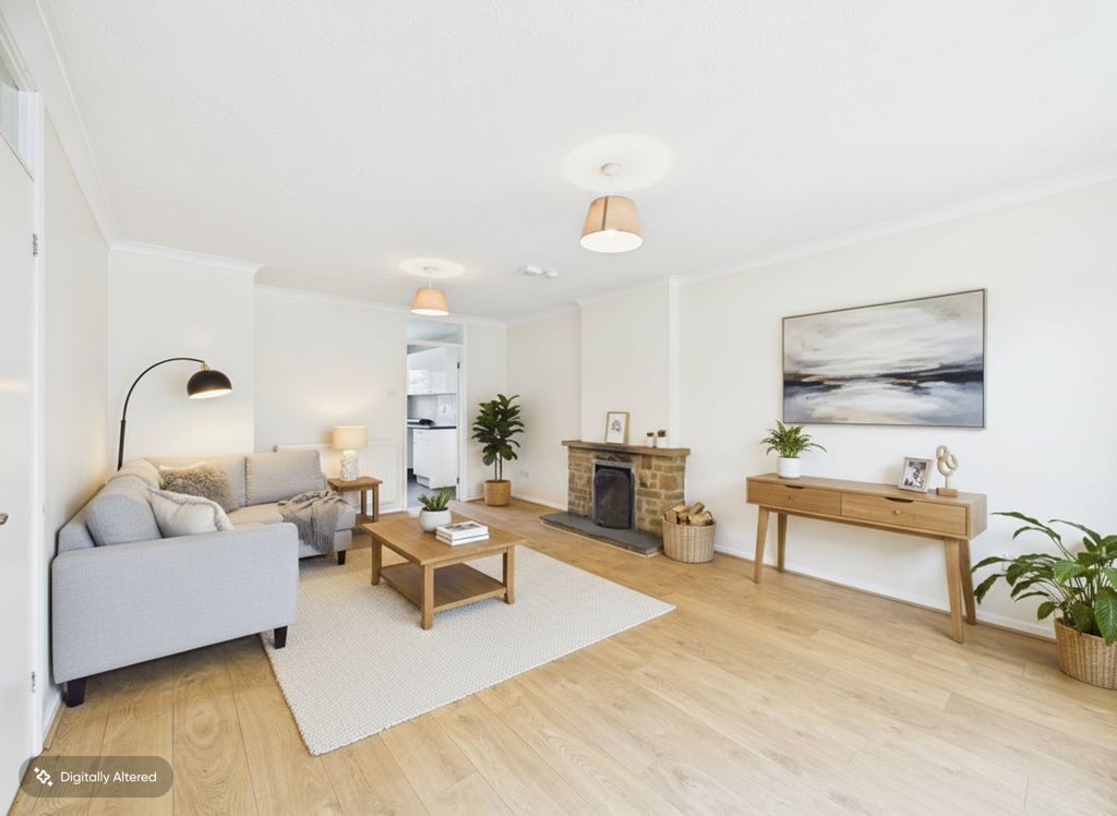 Property photo 2 of 15 Living Room B