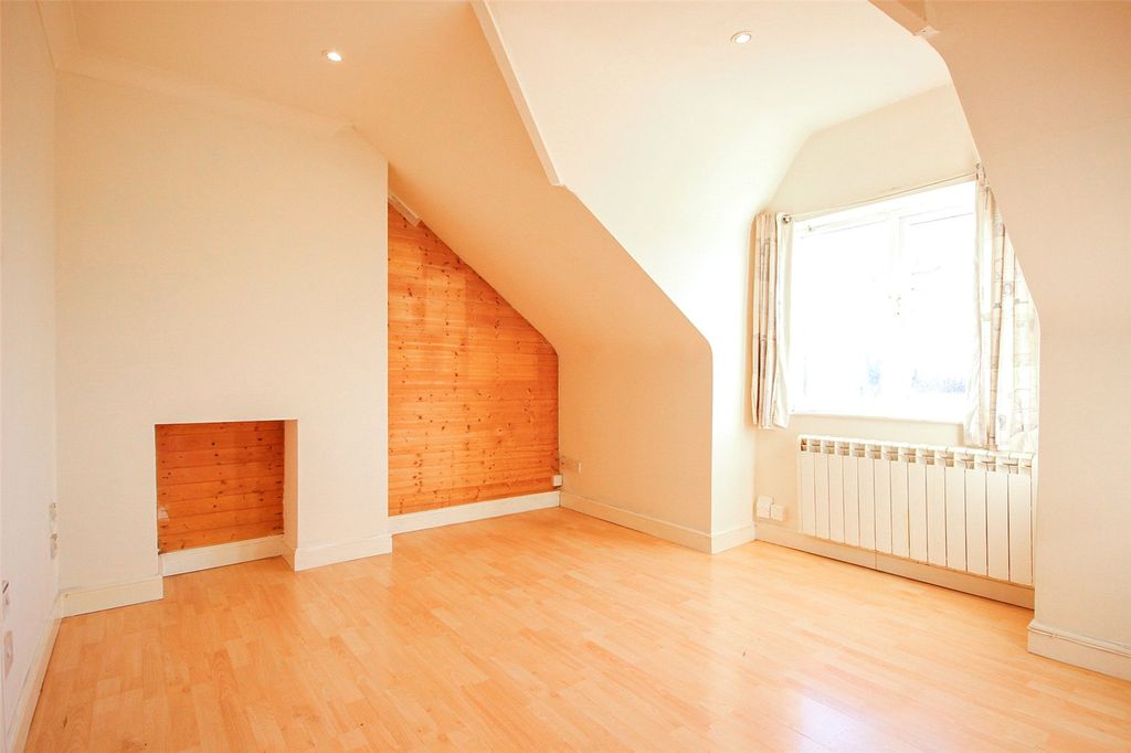 Property photo 2 of 8 Picture No. 04