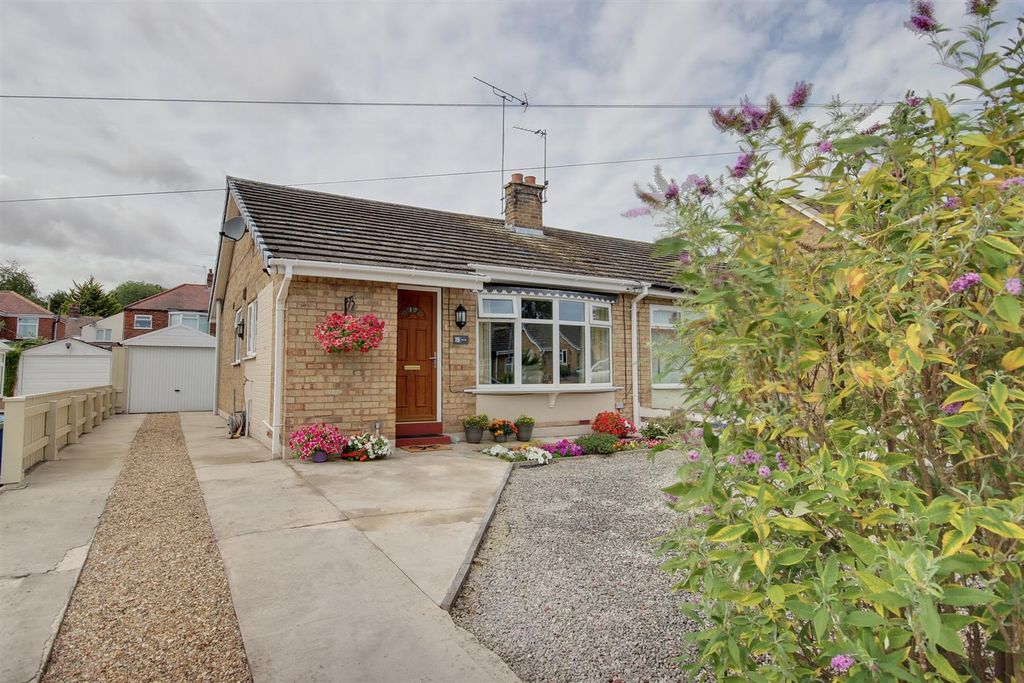 Property photo 1 of 15 Ellerker Rise (1).Jpg