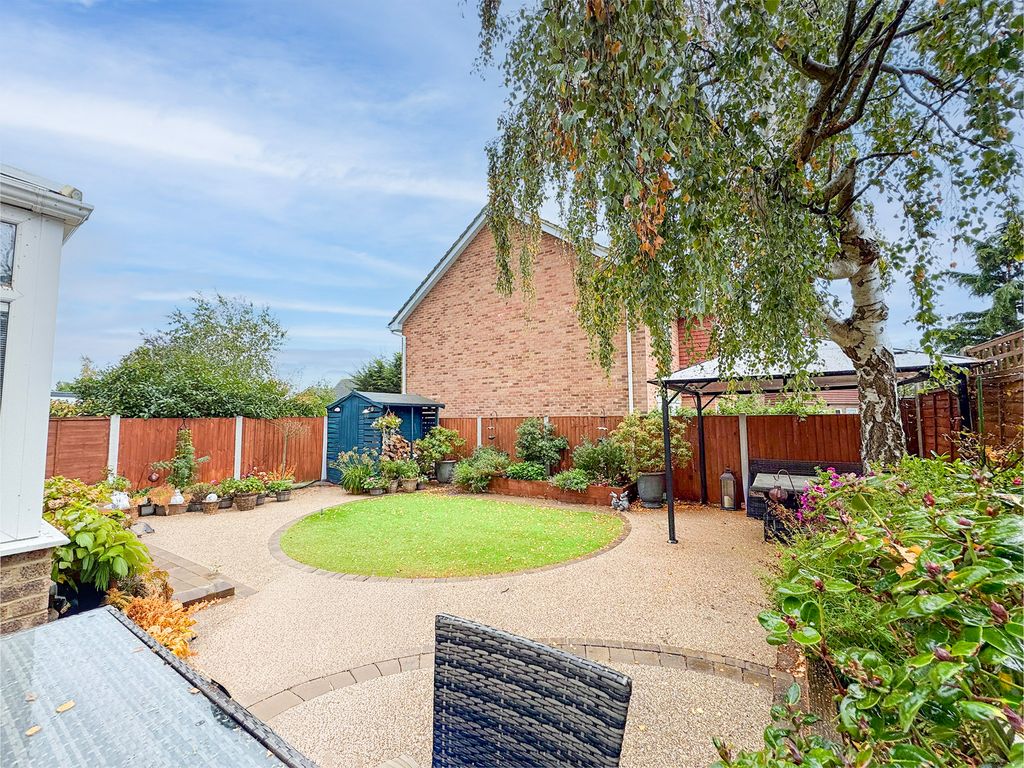 Property photo 2 of 30 Garden