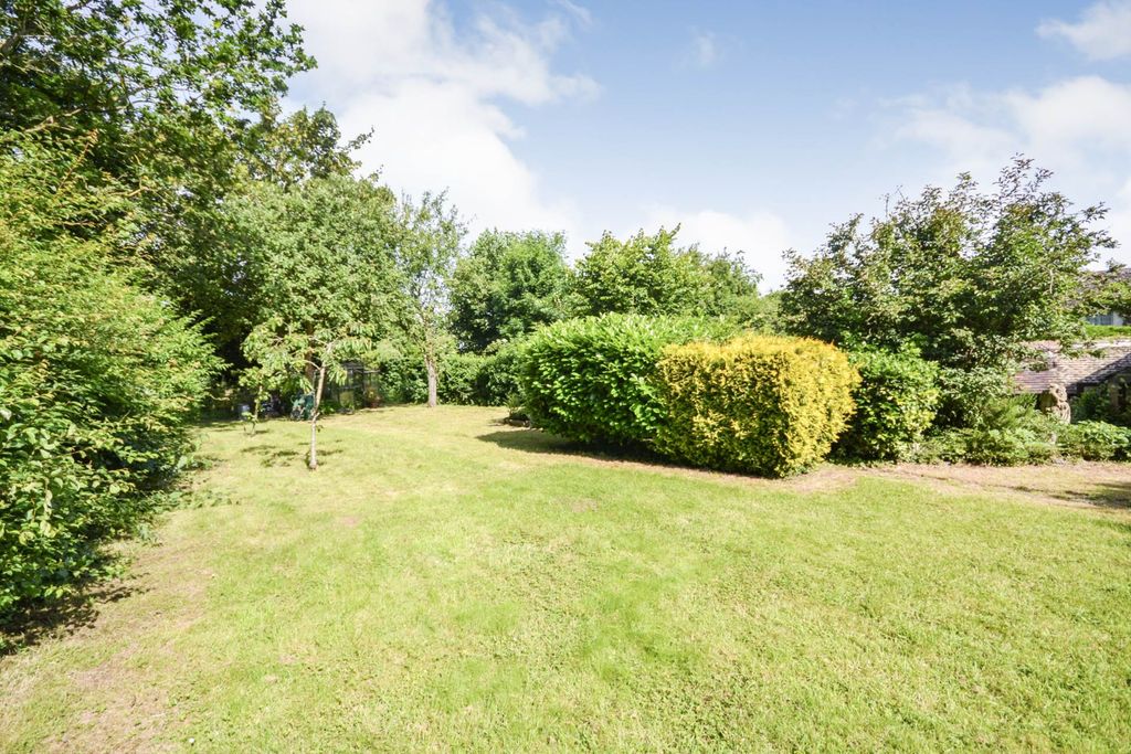 Property photo 3 of 28