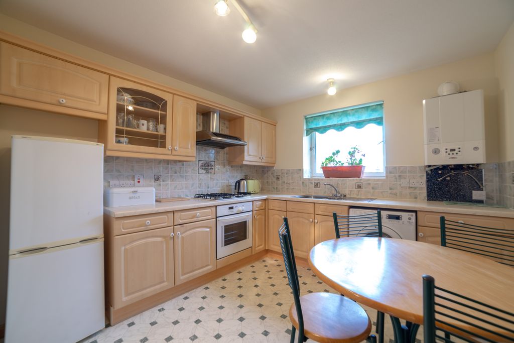 Property photo 2 of 12
