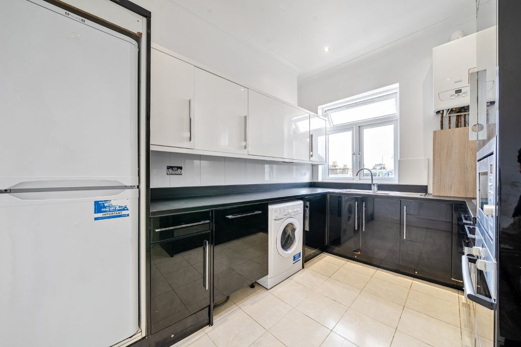 Property photo 3 of 14 Picture No. 09