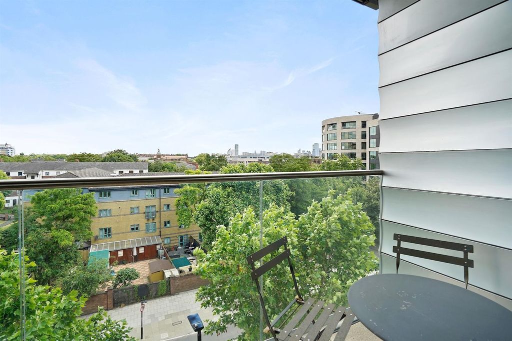 Property photo 3 of 15 15-ba1E80412-Mk-Hmf- A4-2 Arthouse-74 (1)-Medium.J